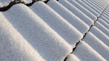 What to Do When Your Roof Leaks During the Winter?