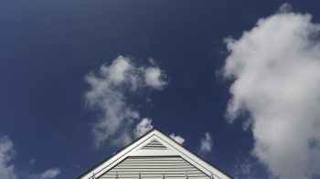 Why Choose Insulated Vinyl Siding versus Regular Siding?